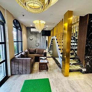 Hotel Dolphin Residency